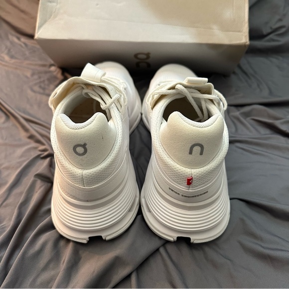 On Men's White Cloudnova 2 - Picture 4 of 7